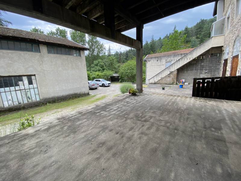 ANNONAY - PROCHE CENTRE VILLE- GARAGE / DEPOT